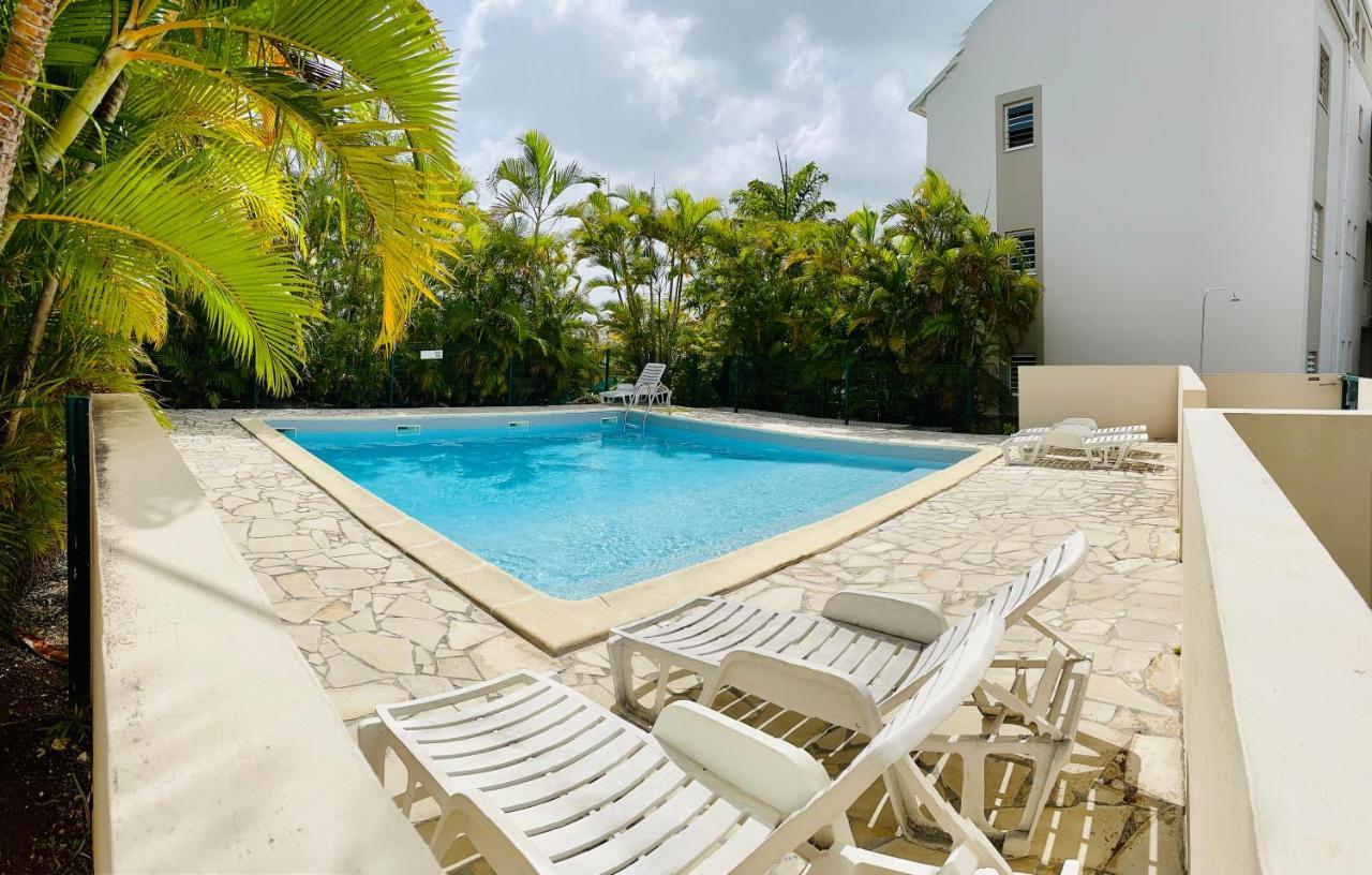 Appartement vue mer, piscine, dans quartier prisé de Gosier Le Gosier  Extérieur photo